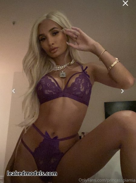 Pia Mia 18 +