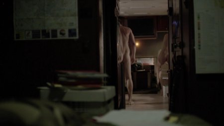 Kathleen Robertson Sexy