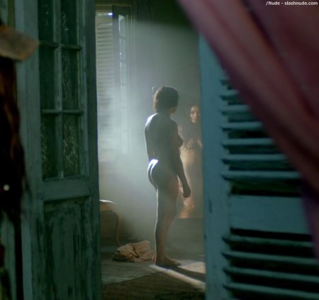 Jessica Parker Kennedy Vagina