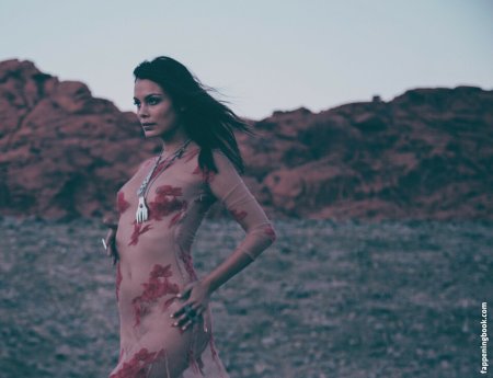 Natalie Kelly from behind