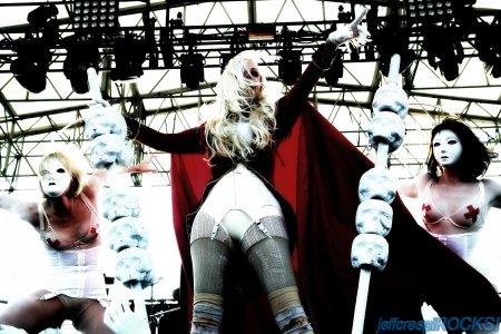 Maria Brink is openly dressed