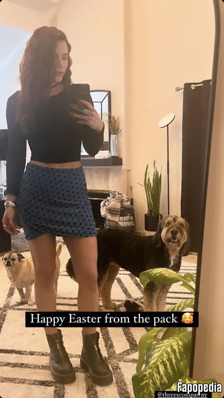 Courtney Hope is hot