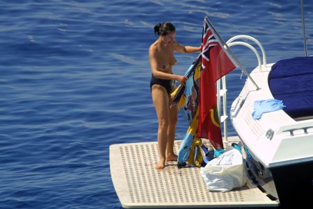 Karol Buke Paparazzi