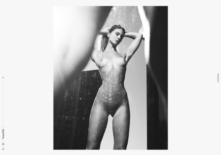 Naked Carmella Rose (Carmella Rose