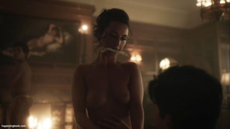 Laura Mennell Erotic scenes