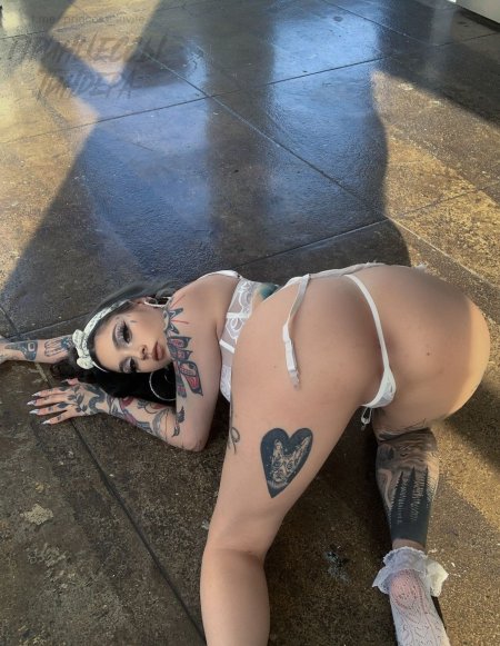 Taylor White Tattoo Model Naked