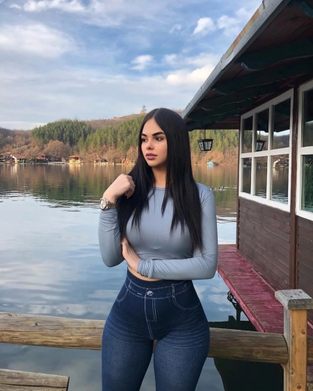 Yana Kolovich Czech beauty