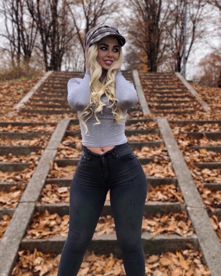 Yana Kolovich Czech beauty