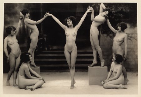 Women in the theater naked
