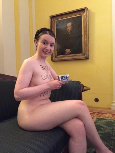 Victoria Bateman Naked Great Britain