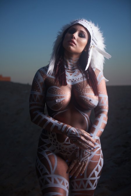 Dara Flowerbomb model