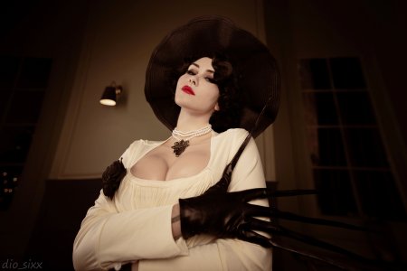 Lady Dimitrescu Sasha Dio