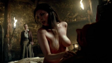 Naked Jessica Parker Kennedy in the series Black Sails