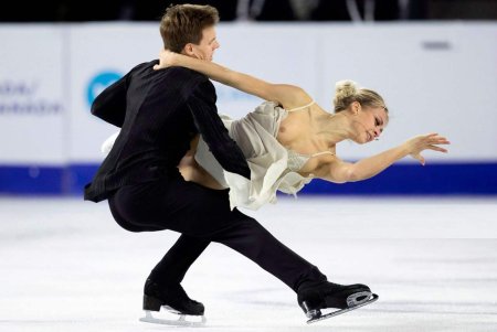 Nora Hoffman skater naked