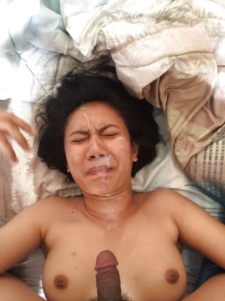 Indo Hijab Nyepong Kontol Crot di Muka XXX