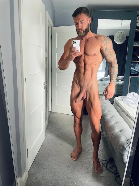 Matty Bladez naked without panties