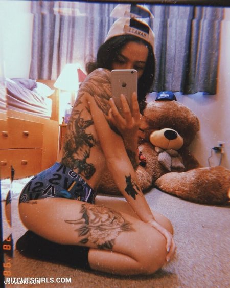 Bella Poarch 18 Plum