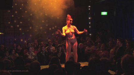 Lindsay Mullan - Fully Nude on Stage in Front of Anadieence