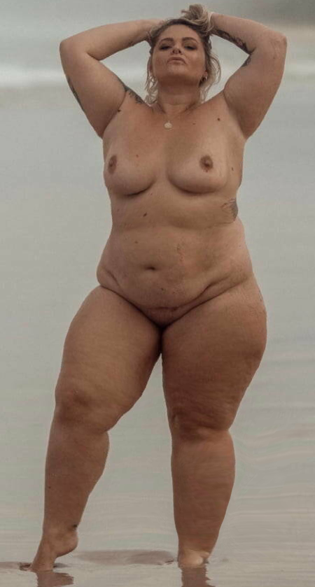 BBW naked pear -shaped shape